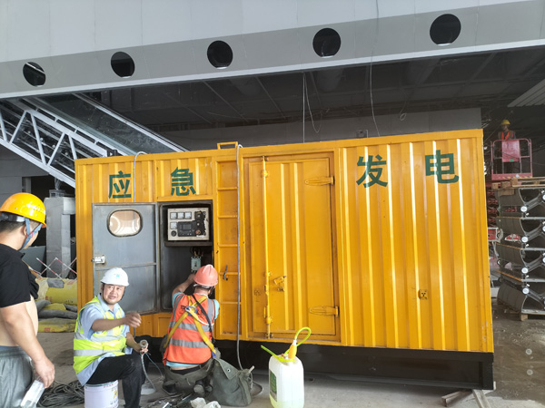 凤庆怎样判断空气滤清器是否需要更换？